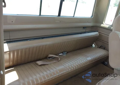 1990 Ford F250 from USA, damaged, VIN 1FTHX25G1LKB15229